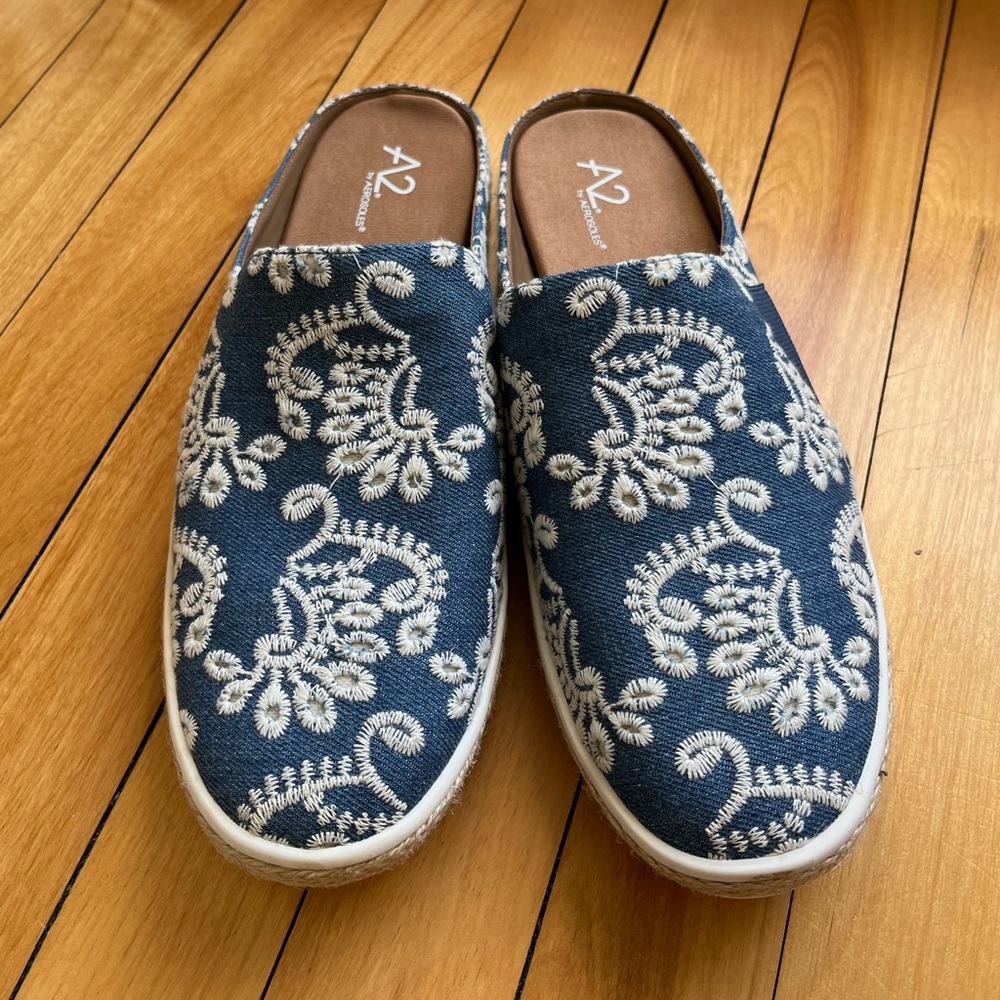 NWOT A2 by Aerosoles Slip-ons